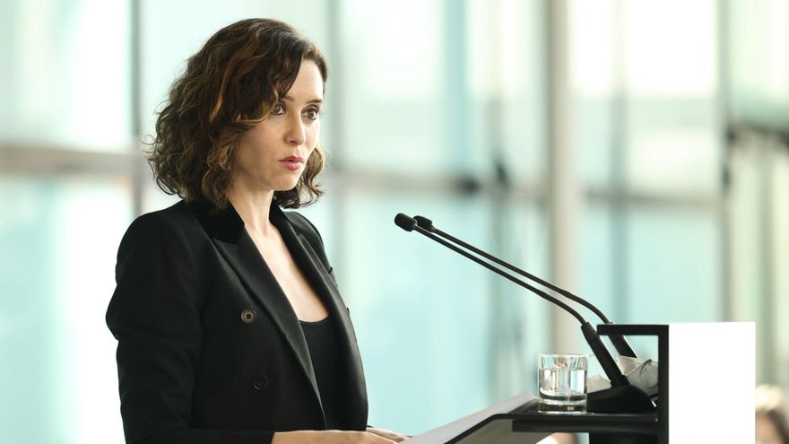 La presidenta de la Comunidad de Madrid, Isabel Díaz Ayuso, interviene en el acto conmemorativo del Día de la Memoria del Holocausto y Prevención de Crímenes contra la Humanidad