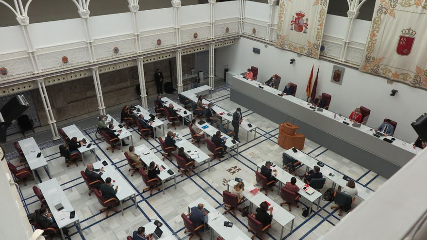 El Parlamento de Murcia retira el Estatuto de Autonomía del Congreso para que no se aprueben enmiendas contra el transfuguismo