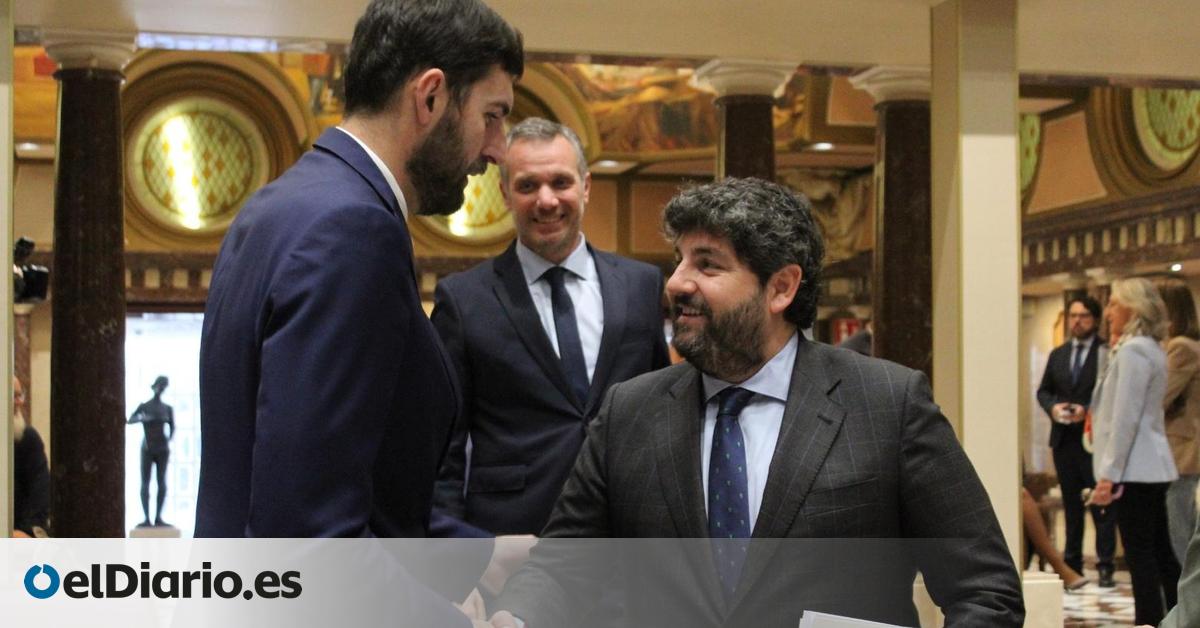 El PP contiene la respiración ante el ascenso de Vox en Murcia y baraja prorrogar los presupuestos hasta 2027