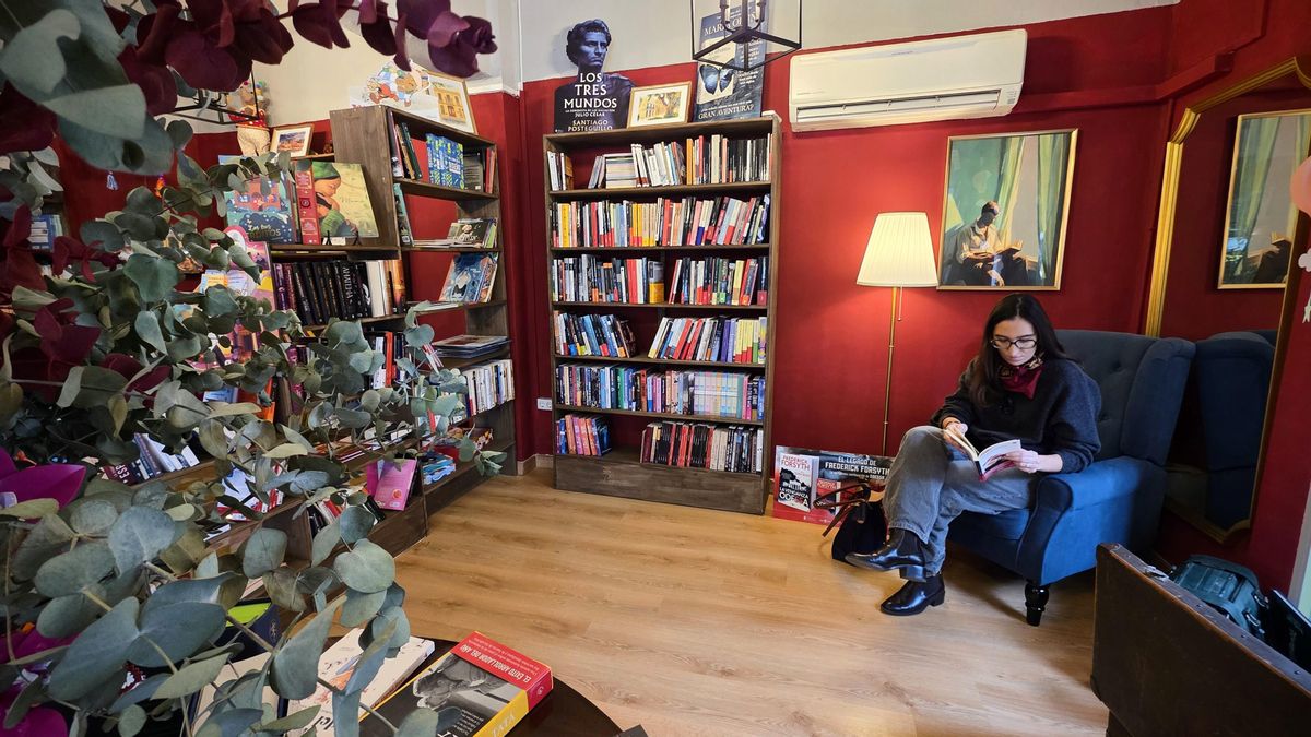 Un dels racons de lectura de La Llibreria de Campanar.