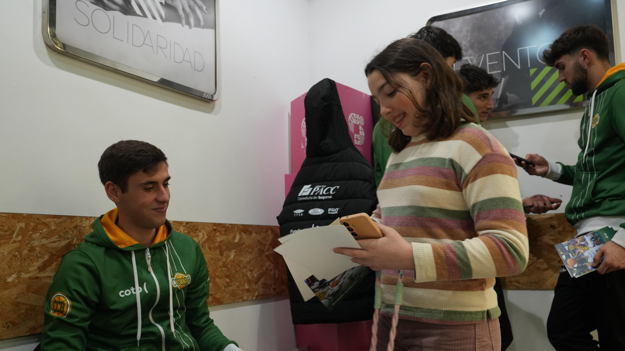 Firma de autógrafos del Coto Córdoba CB.