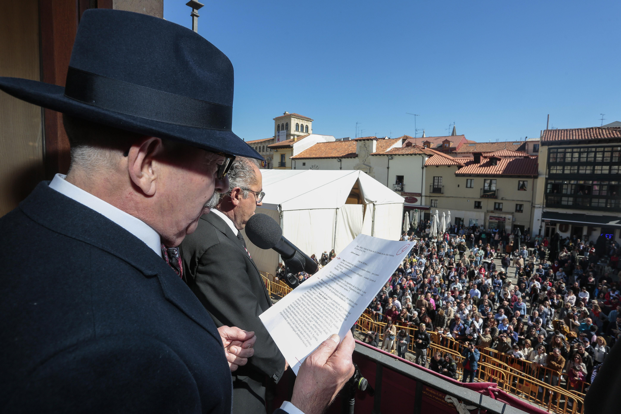 Más que Siete Palabras en el Pregón a Caballo de la Semana Santa de León