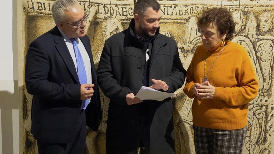 De izda a derecha: El portavoz del PRC en el Parlamento regional, Pedro Hernando; el concejal regionalista de Santoña Ismael Monje y la diputada regional Teresa Noceda