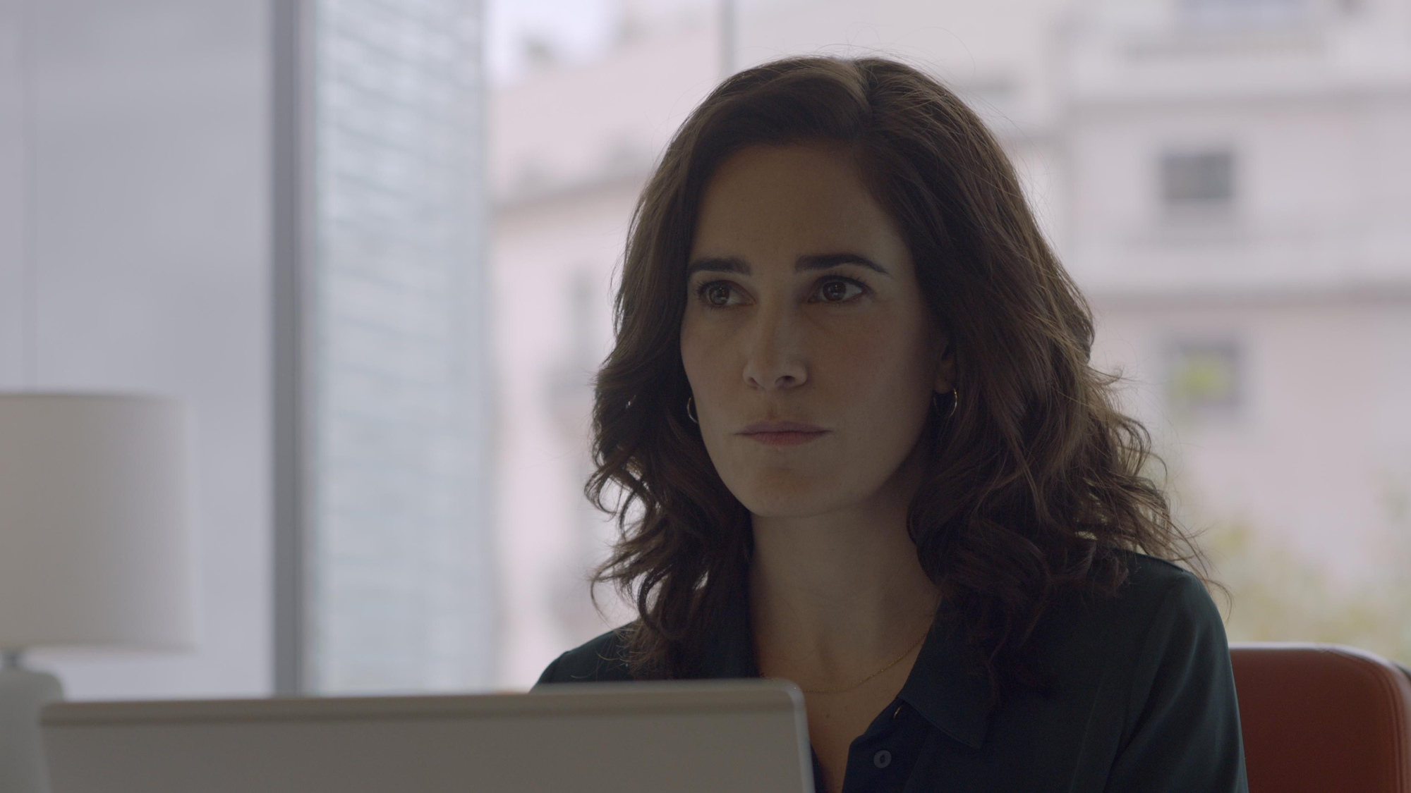 Manuel Burque ya se deja ver en 'Vida perfecta', la serie de Leticia Dolera en Movistar