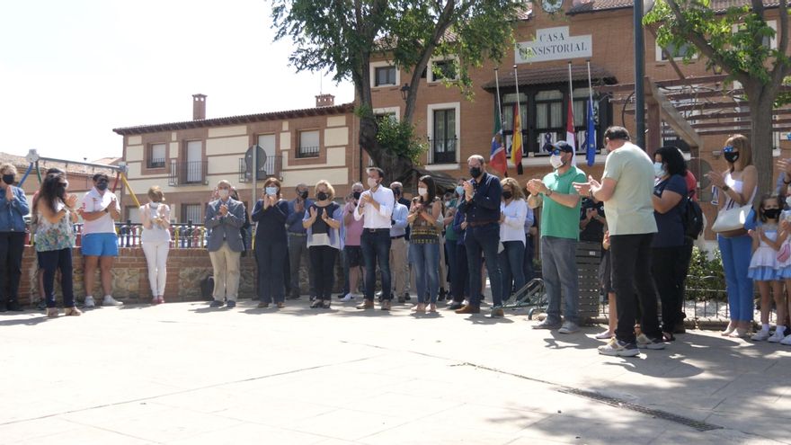 "Rabia y compromiso" en el recuerdo del asesinato "injusto y cruel" de Nicoleta Clara en Alovera