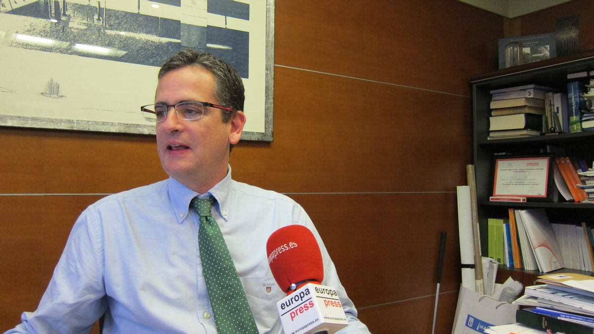 Basagoiti advierte que Currin es "el más interesado en que ETA no desaparezca para seguir cobrando"