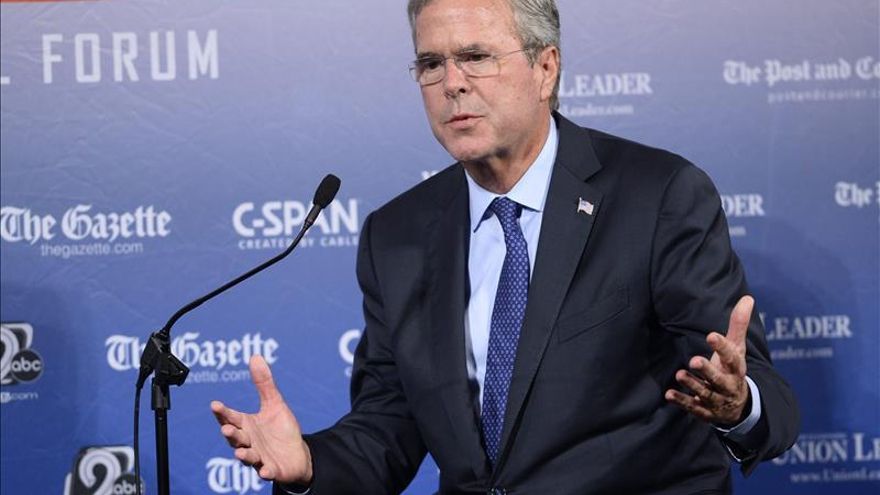 Bush afirma que "no es realista" construir un muro en la frontera con México