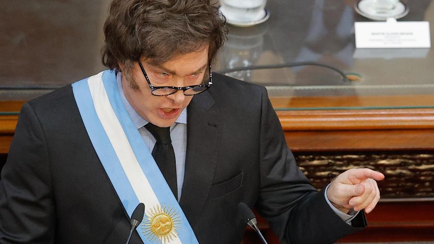 La oposición en Argentina cuestiona un decreto de Milei para un nuevo acuerdo con el FMI