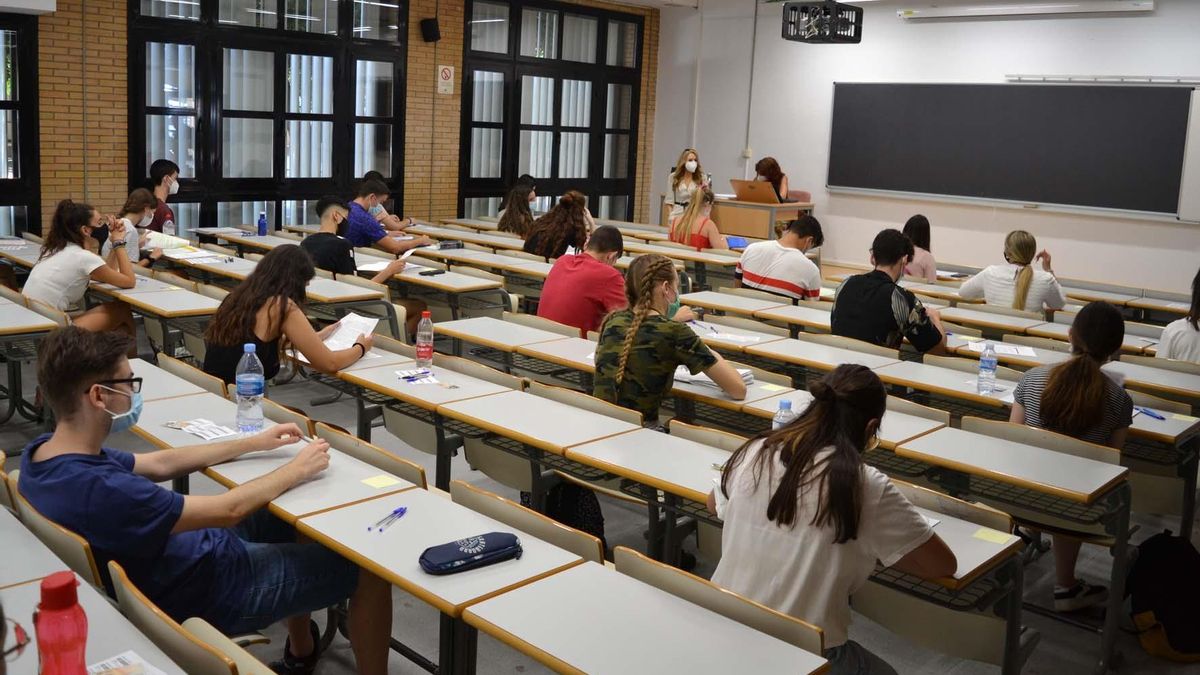 Examen de Selectividad celebrado en julio en la Universidad de Almería