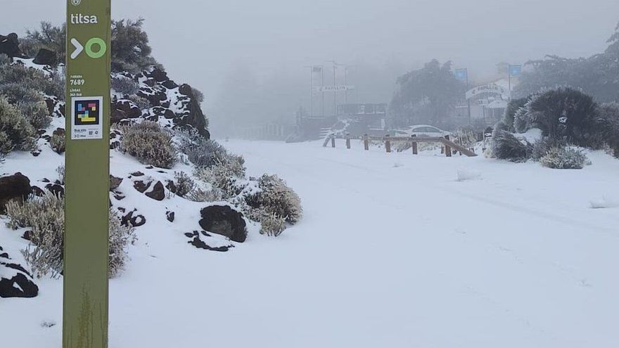 Comienza la operación nevada en el Teide: acceso en transporte público y restricciones para vehículos privados