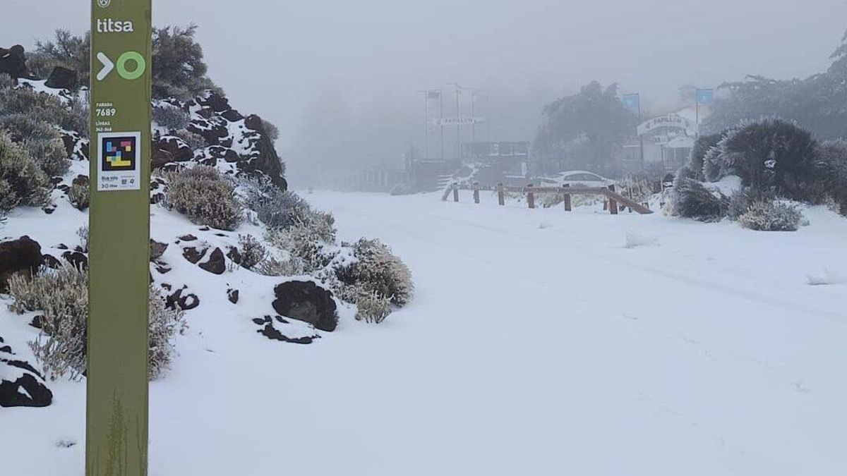 Comienza la operación nevada en el Teide: acceso en transporte público y restricciones para vehículos privados