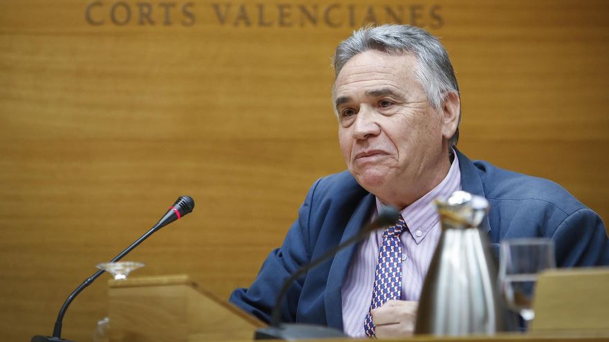 Miquel Francés durante su comparecencia en la comisión de RTVV que avala su nombramiento como presidente del Consell Rector de la Corporació Valenciana de Mitjans de Comunicació. / CORTS VALENCIANES