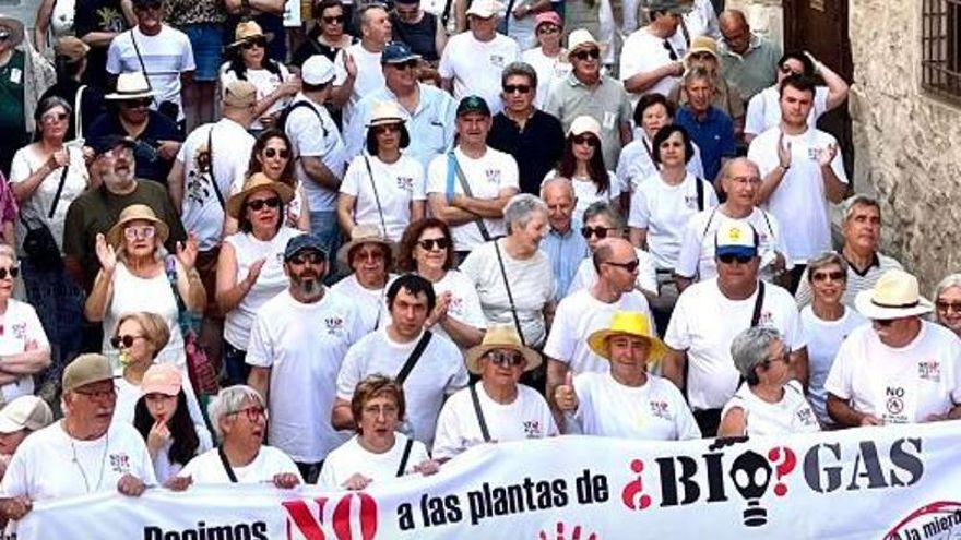 El Gobierno de Page no logra calmar el rechazo social al biometano: las plataformas valoran ir a los tribunales