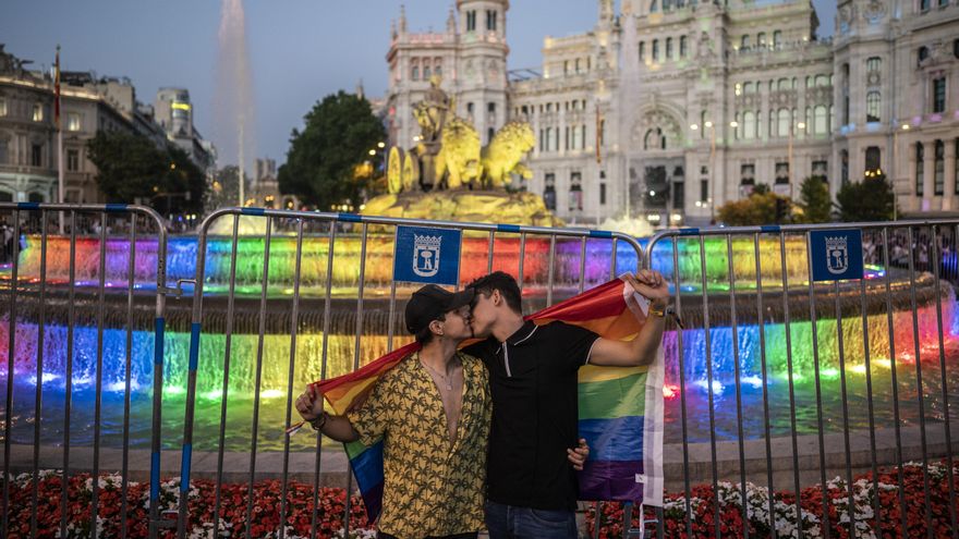 Besos en la Cibeles
