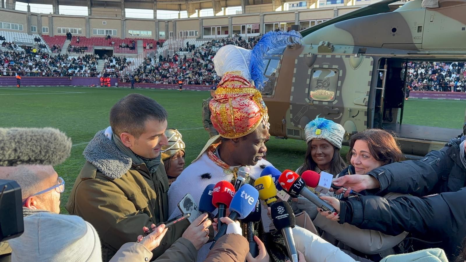 Los Reyes Magos ya están en Logroño: así ha sido el aterrizaje en helicóptero en Las Gaunas