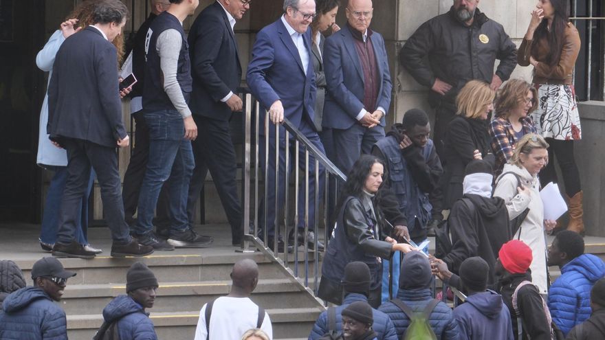 El defensor del Pueblo visita el centro de acogida de migrantes de Las Raíces en Tenerife