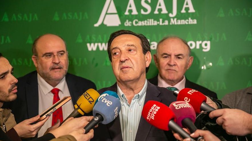 El presidente nacional de ASAJA propone "recargar los acuíferos con agua del norte, del sur o del este” para atajar la sequía