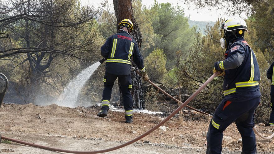 Vuelven a casa los vecinos desalojados por un incendio, ya controlado, en Torrelodones