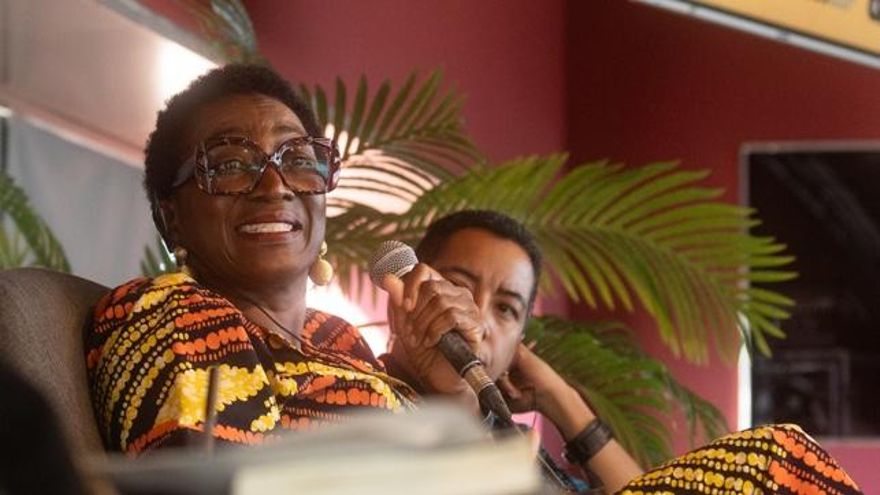 Las razones de Oyèrónké Oyewùmí para cuestionar la negritud: "No supe que era negra hasta que viajé a Estados Unidos"