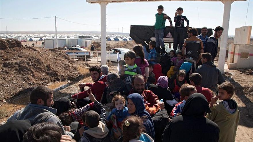 Un muerto y 800 intoxicados por comida en mal estado en un campo de desplazados