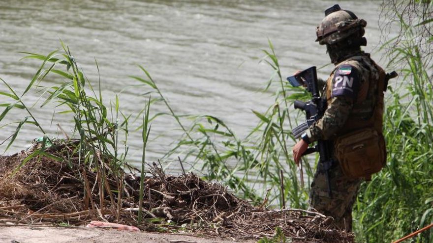 Foto de padre e hija ahogados refleja desesperación de migrantes, dice autor