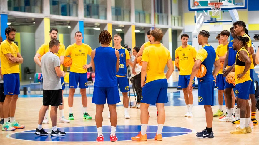 El Gran Canaria vuelve con “un plus físico” y la idea de “jugar más rápido”