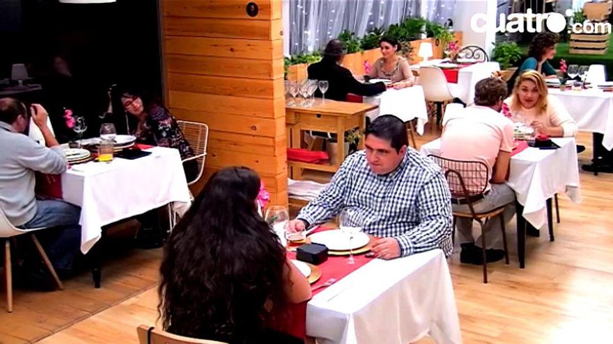Vicente y Sara durante su paso por 'First Dates'