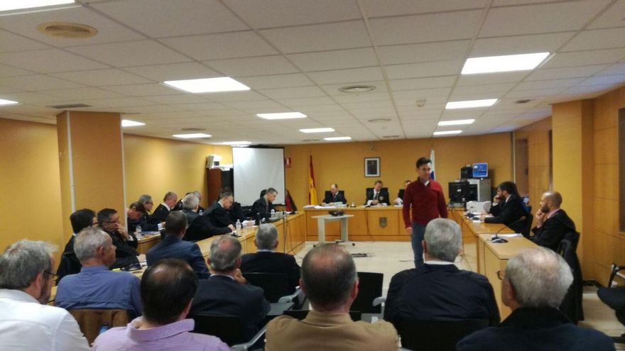 Los abogados de Plasencia y González niegan el dolo a Santa Cruz por la venta del frente de la playa