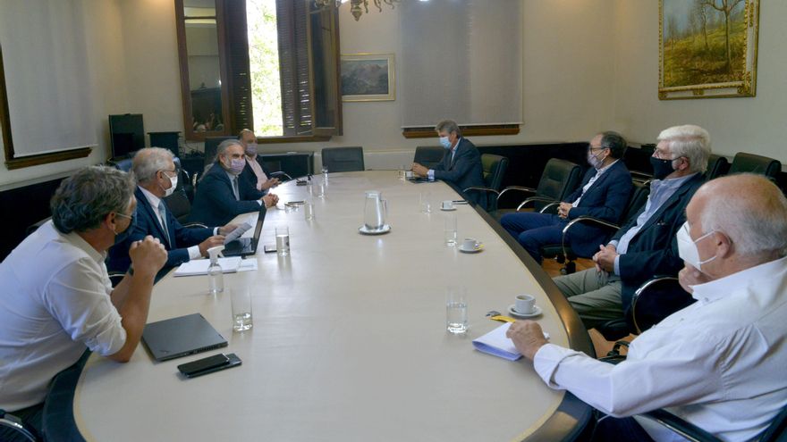 El Gobierno llega a un acuerdo con los exportadores y evalúa reabrir la exportación de maíz