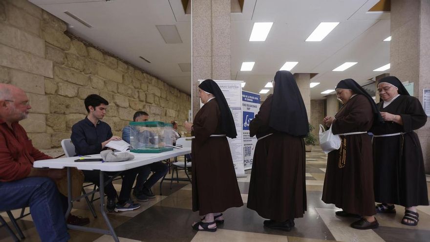 La participación en las elecciones en Andalucía a las 14.00 sube al 37,25%, más de tres puntos por encima de 2022