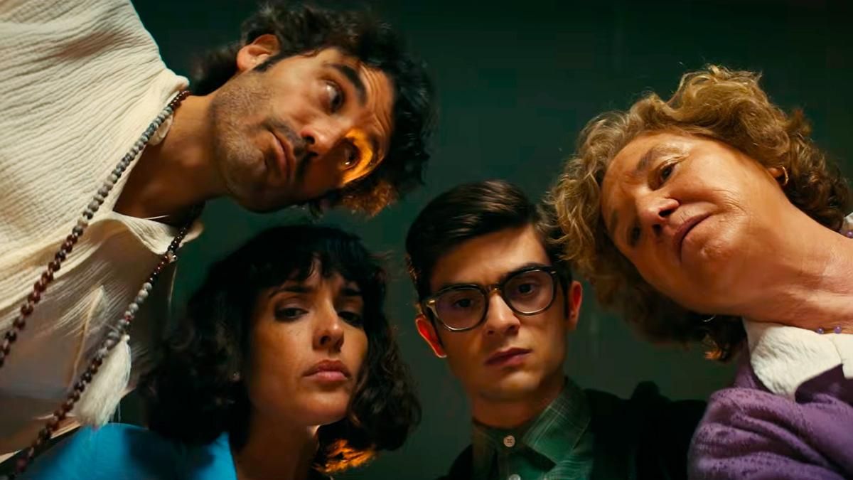 'Si es martes, es asesinato' cumple en Disney+ como un 'Cluedo' español con voz propia más allá de 'Solo asesinatos'