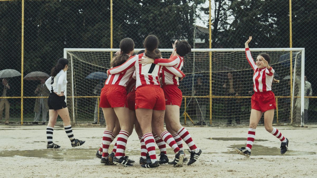 Las pioneras marcan un gol en la película