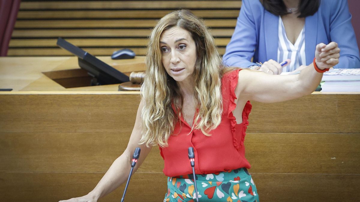 Archivo - La portavoz adjunta de Compromís en Les Corts, Isaura Navarro