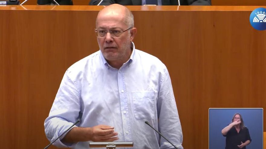 Igea pide a la Comisión de Ética Pública que investigue el papel de Quiñones con la empresa que contrató a su hijo