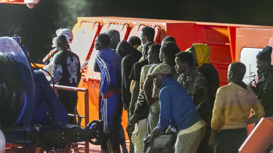 Rescatados 194 migrantes, entre ellos dos menores, a bordo de tres embarcaciones que se dirigían a Canarias