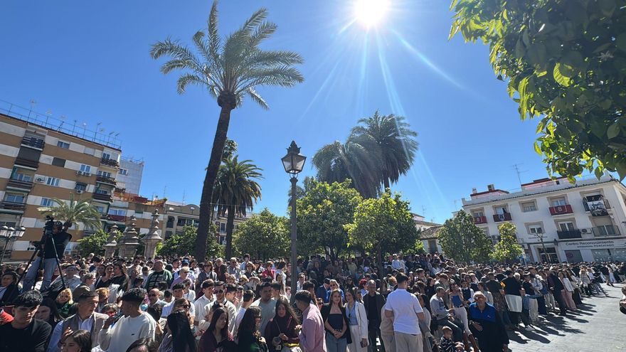 Expectación ante la salida del Rescatado