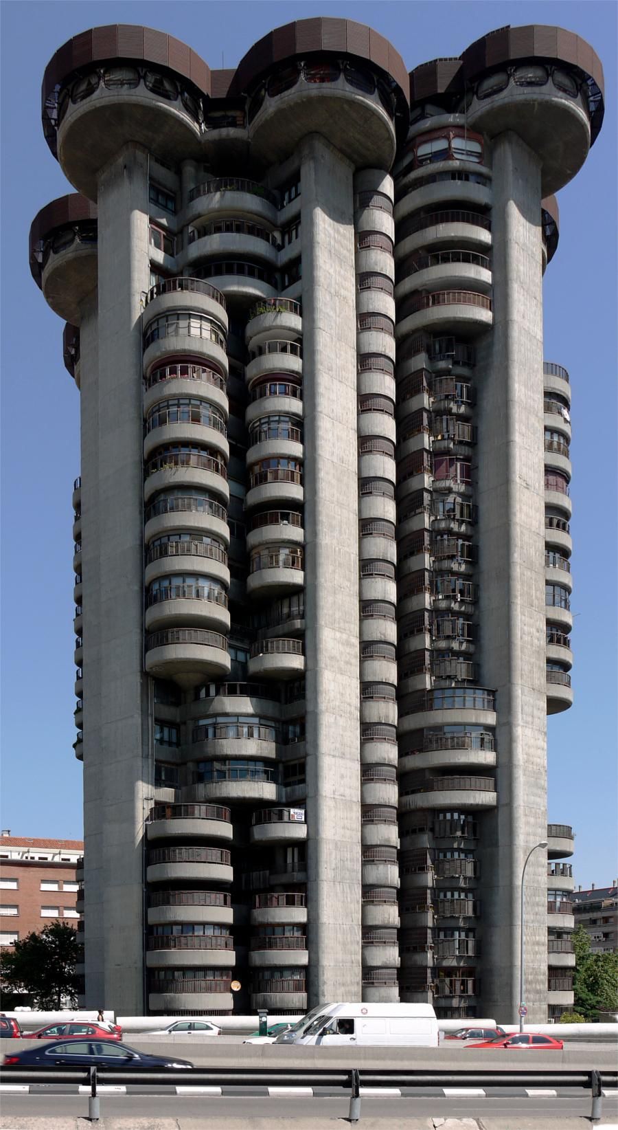 Torres Blancas, de Sáenz de Oiza, en Madrid.