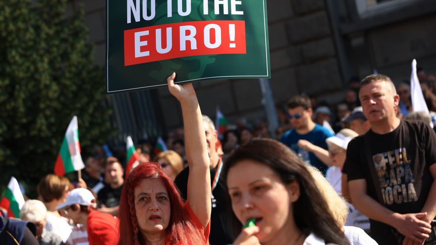 Bulgaria, preparada para el euro pero debe vigilar la inflación y reducir la corrupción