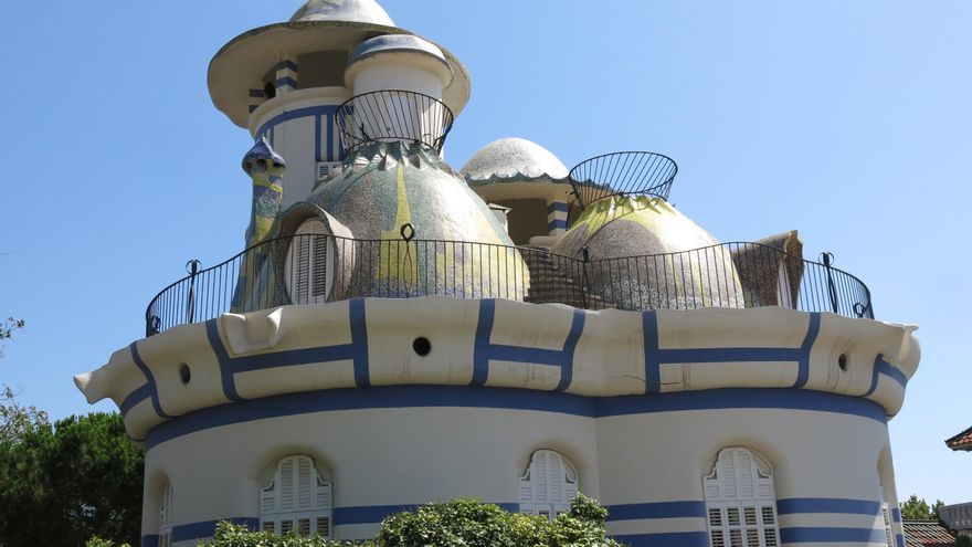 La casa de los huevos "de Gaudí" no la hizo él: una obra poco conocida de forma curiosa