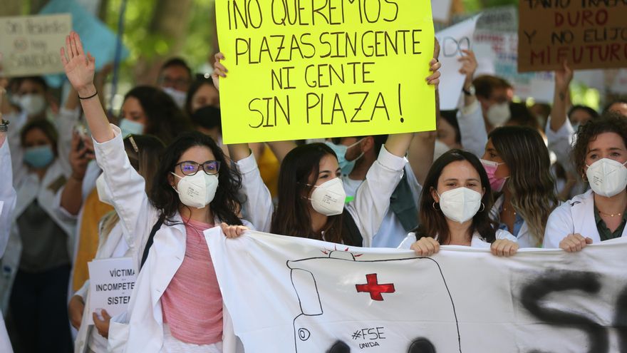 La difícil 'repesca' de futuros médicos de familia: tres comunidades tienen desiertas más del 40% de sus plazas MIR