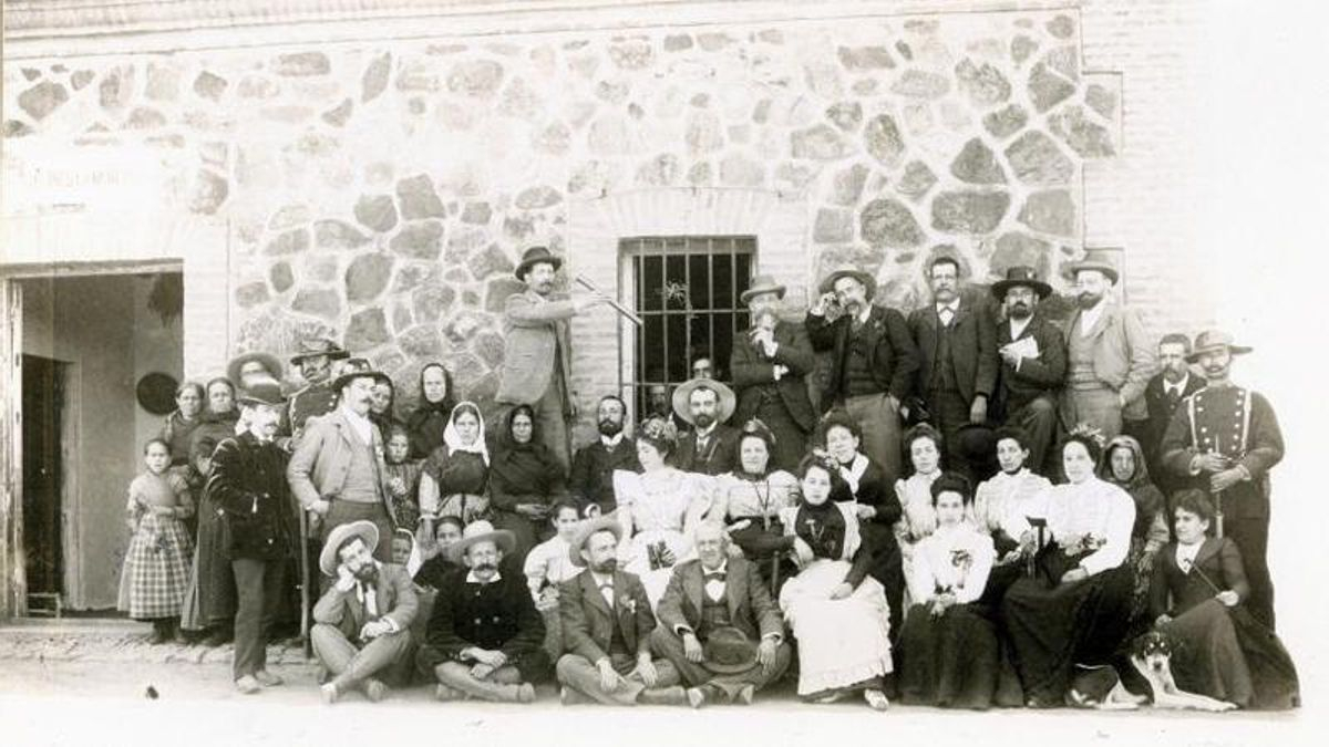 Grupo de  observadores del eclipse en la Raña de Hontanar (Toledo)
