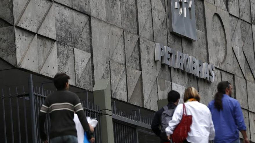 Petrobras atribuyó los buenos resultados a su elevada producción media de petróleo y gas natural, que superó por primera vez la barrera de los 3 millones de barriles de petróleo y gas natural equivalente por día.