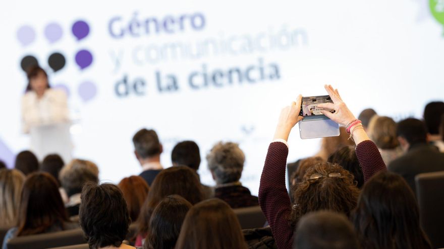 Inteligencia Artificial feminista contra algoritmos paternalistas: auditorias, bases de datos sin estereotipos e inclusión