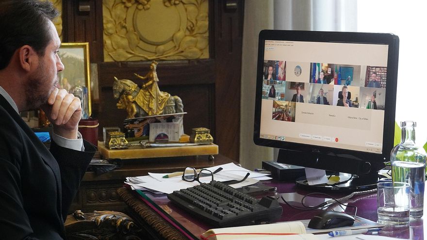 El PSOE denuncia al tuitero Alvise por un delito de calumnias por sus mensajes contra Óscar Puente