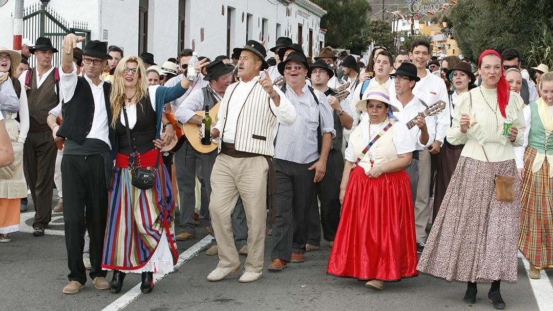 Las calles de Santa Lucía de Tirajana se llenan con motivo de la romería de Los Labradores. (Foto: Alejandro Ramos).
