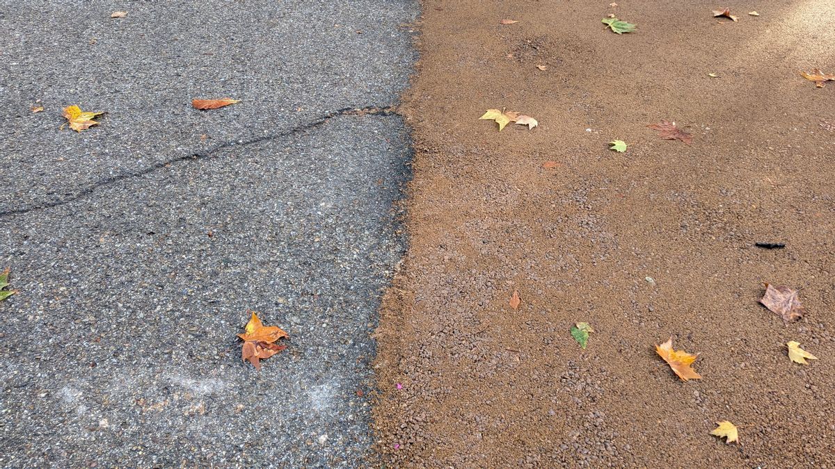 El Parque del Retiro muda la piel de su asfalto gris por otro más seguro, resistente y de tonos tierra