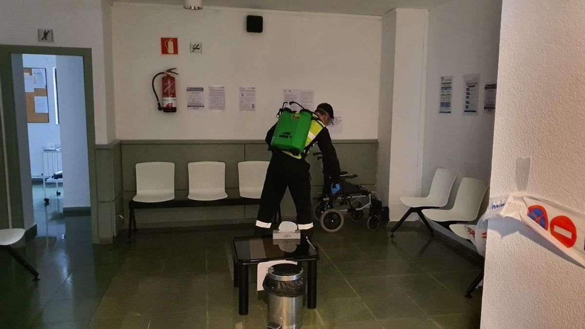 La UME vuelve a Cantabria para seguir con la desinfección de centros de salud