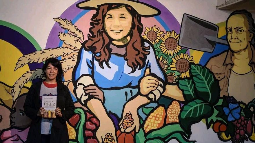 Karina Ocampo, autora de La ruta del maíz: “Falta noción del peligro que implica que las semillas queden en pocas manos"