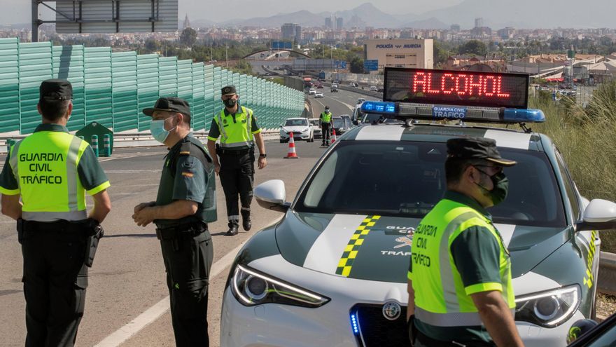 4,5 millones de españoles han conducido tras mezclar fármacos y alcohol