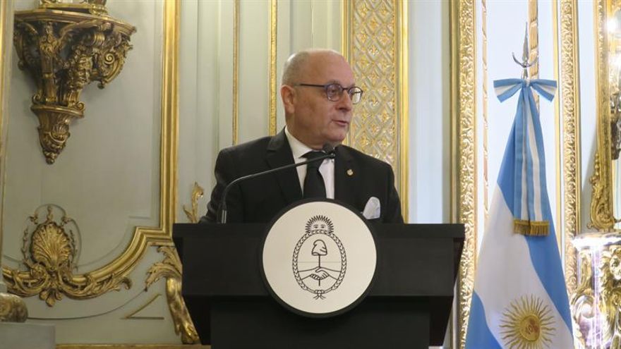 Argentina dice que el cobro a extranjeros no se haría en emergencias sanitarias